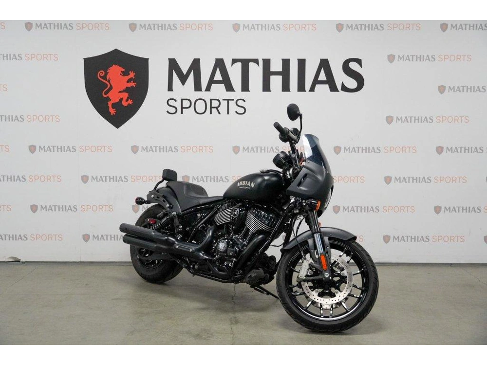 2023 Indian Motorcycle Sport Chief Dark Horse alt