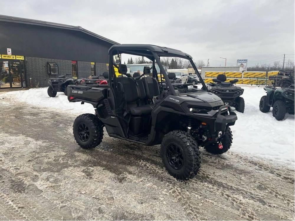 2026 Can-am Defender Xt Hd11 With 10.25" Infotainment alt