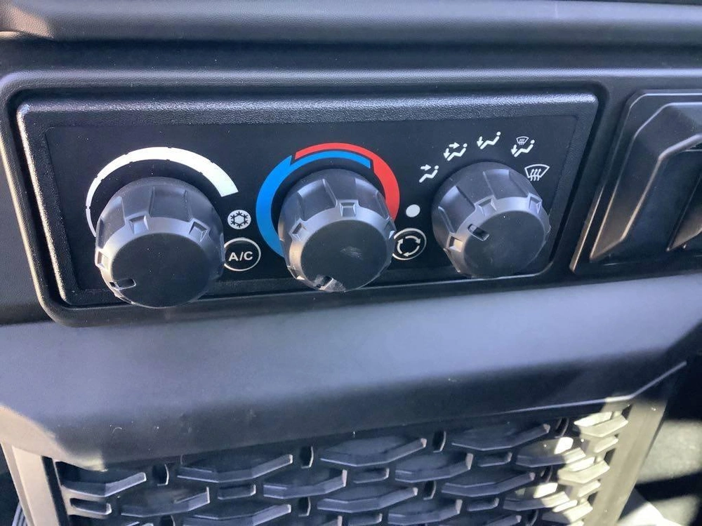 2026 Can-am Defender Limited Hd11 alt