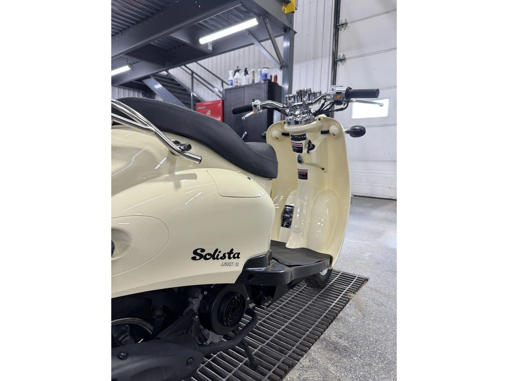 2022 Scootterre Solista alt
