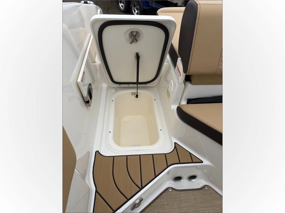2026 Sea Ray Sdx 230 alt