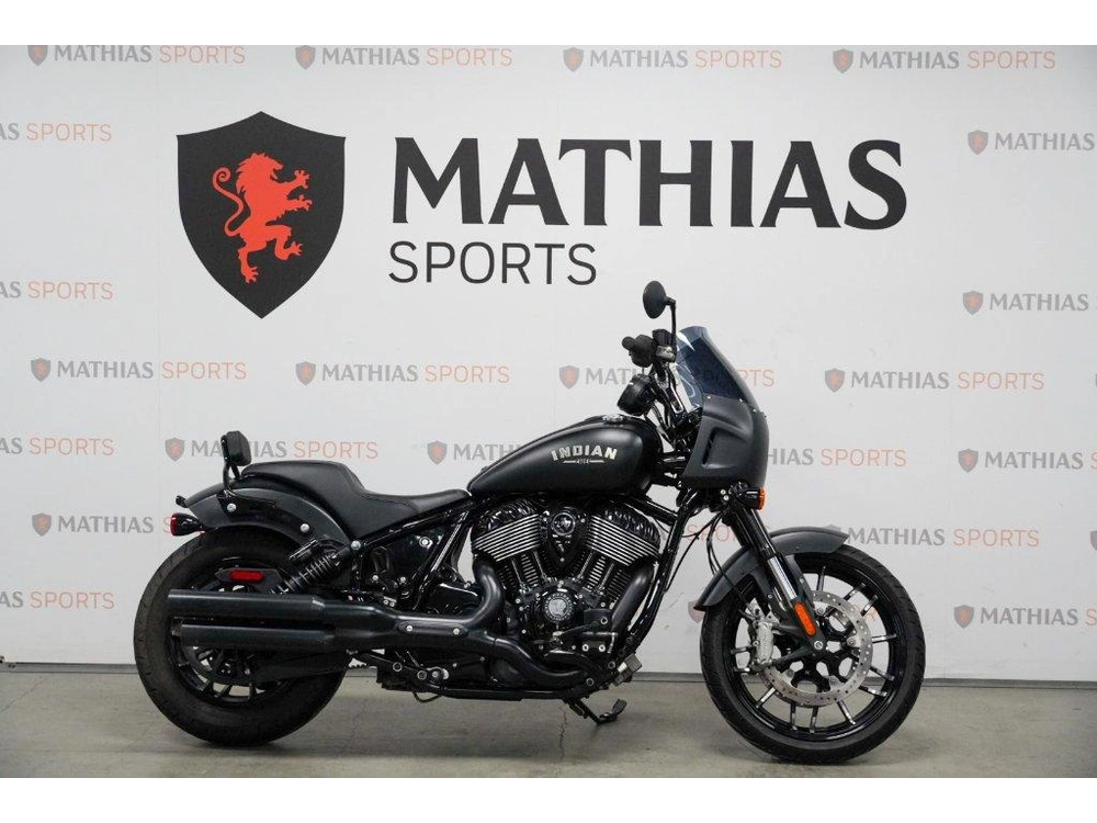 Indian Motorcycle Sport Chief Dark Horse 2023 alt