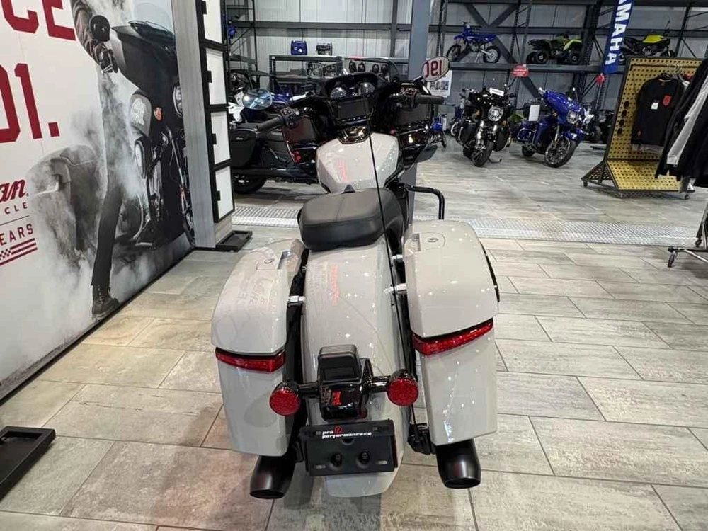 Indian Motorcycle Challenger Dark Horse + 112 Package 2026 alt