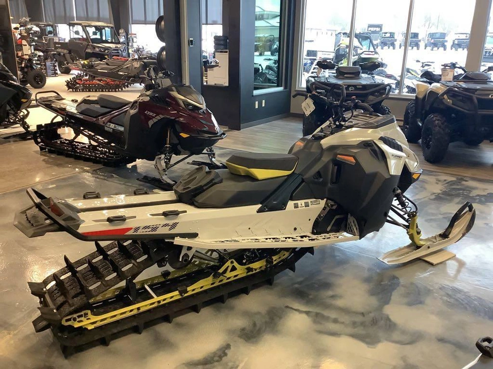 2025 Ski-doo Summit Adrenaline W/edge Pkg 154 850 E-tec Ss Pow 3.0 (h_alt) Grey alt