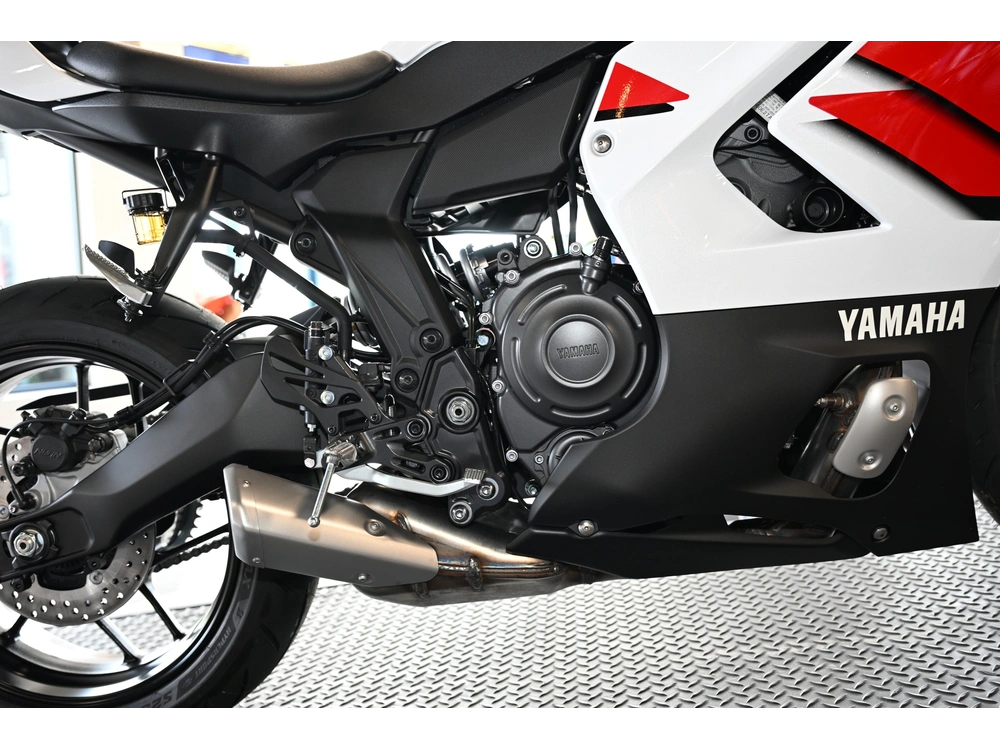 2026 Yamaha Yzf-r7 70th Anniversary Edition alt