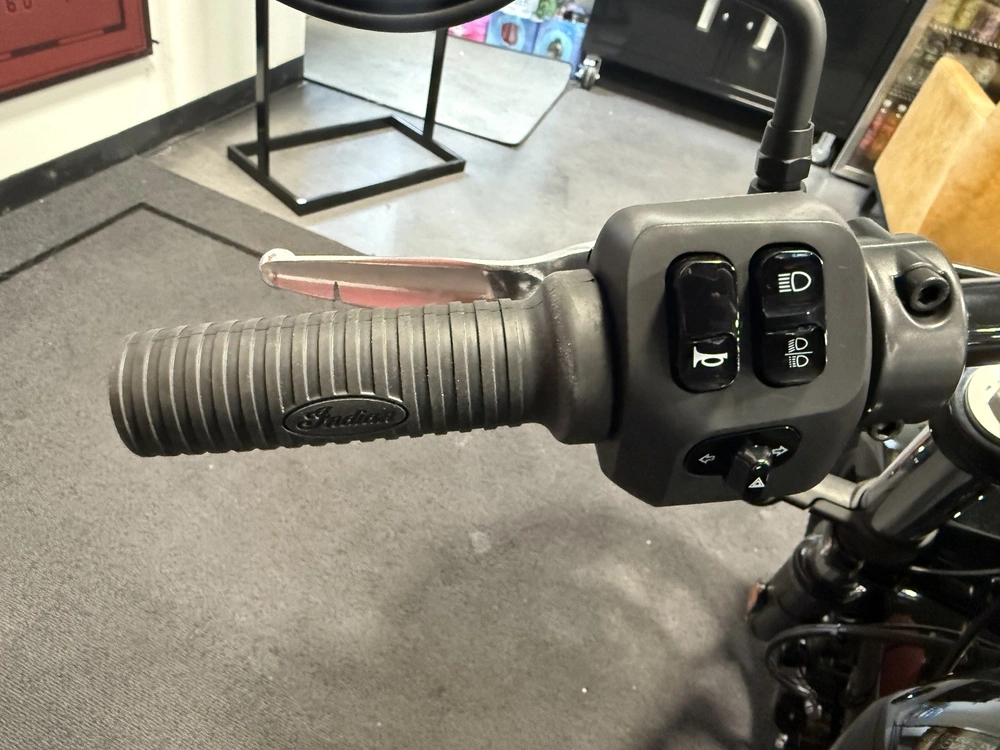 2026 Indian Motorcycle Chief alt