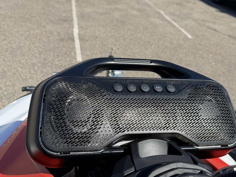 2026 Brp Spark Trixx For 3 90 Hp (sound System) (canada) alt