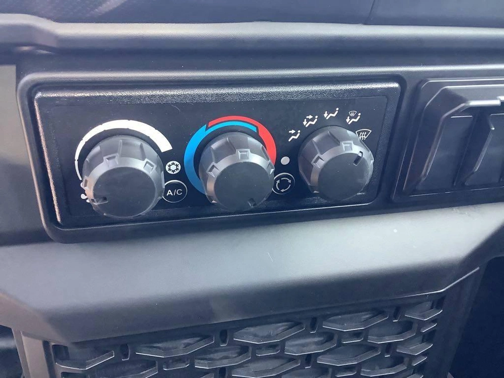 2026 Can-am Defender Max Xt Cab Hd11 alt