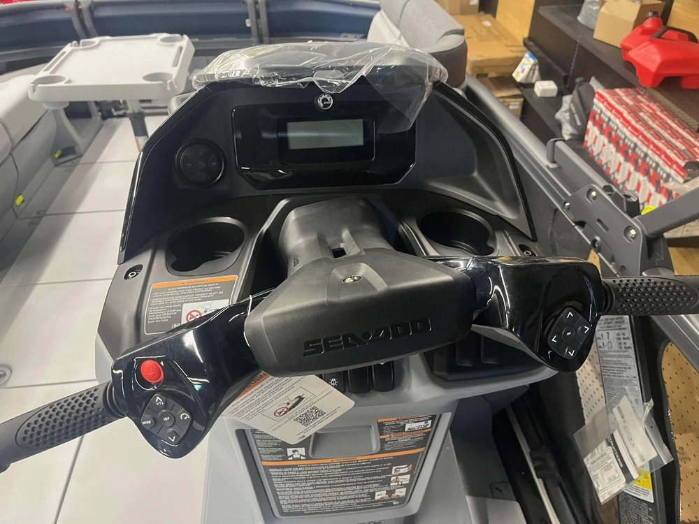 2026 Sea-doo Switch Cruise 18ft 170hp With Painted Trailer alt
