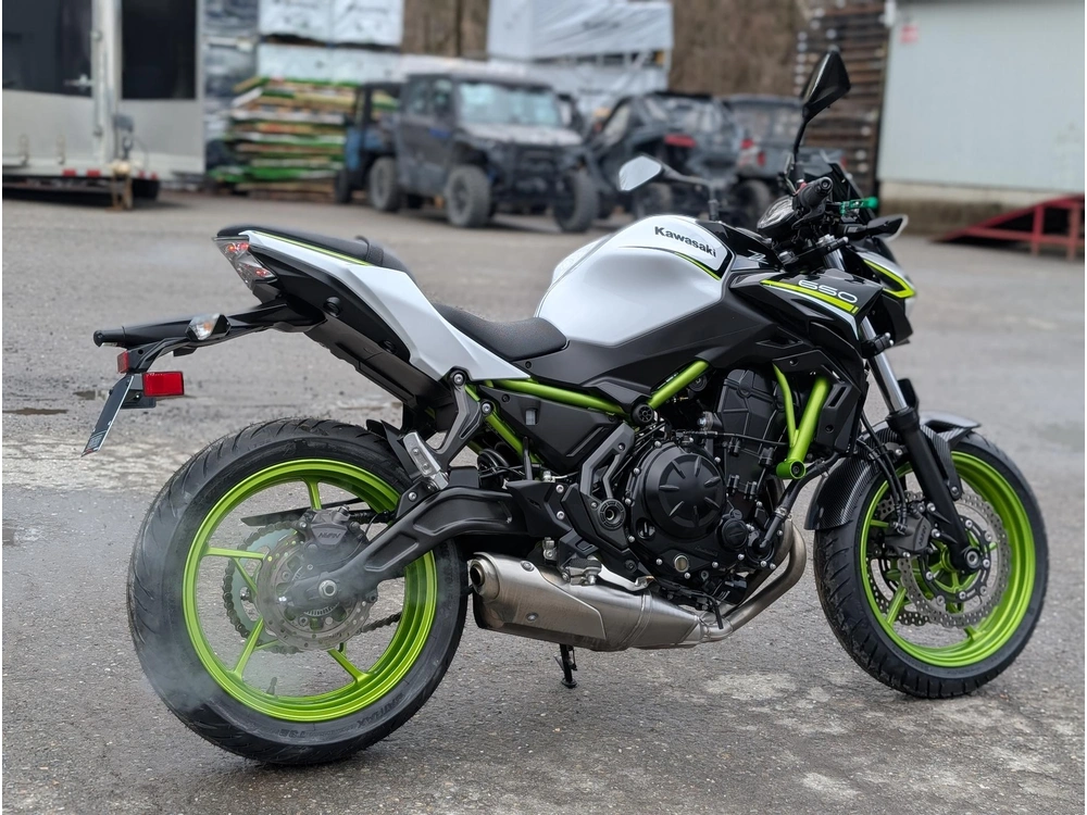 Kawasaki Er650hjf 🎯 Moto Occasion Impeccable Pneus Neufs Inspection Complète Prête Rouler Fiable 🟢 2021 alt