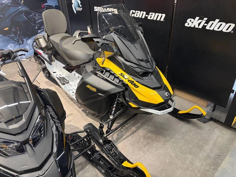 2026 Ski-doo Grand Touring Sport 600 Ace With Silent Track Ii 1.25" Track alt