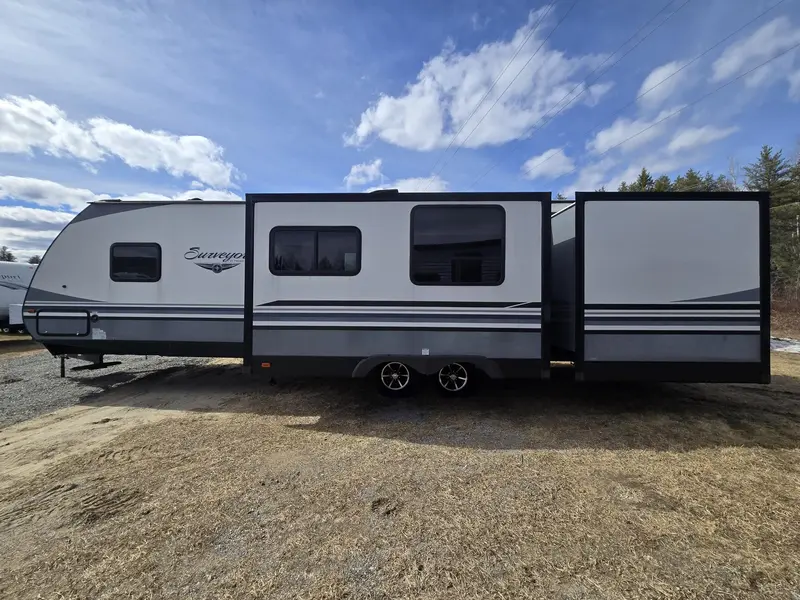 2018 Forest River SURVOYER 323 BHSLE thumbnail 2