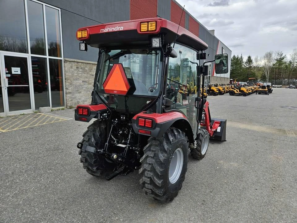 2026 Mahindra 2126 Hst Cab alt