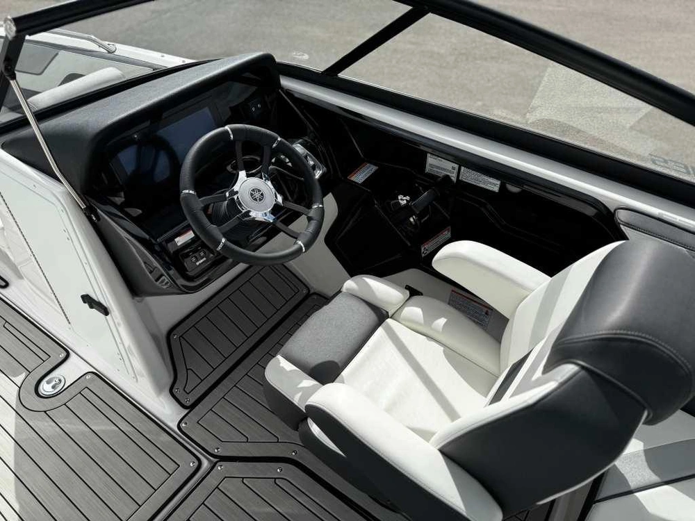 2022 Yamaha 212se alt