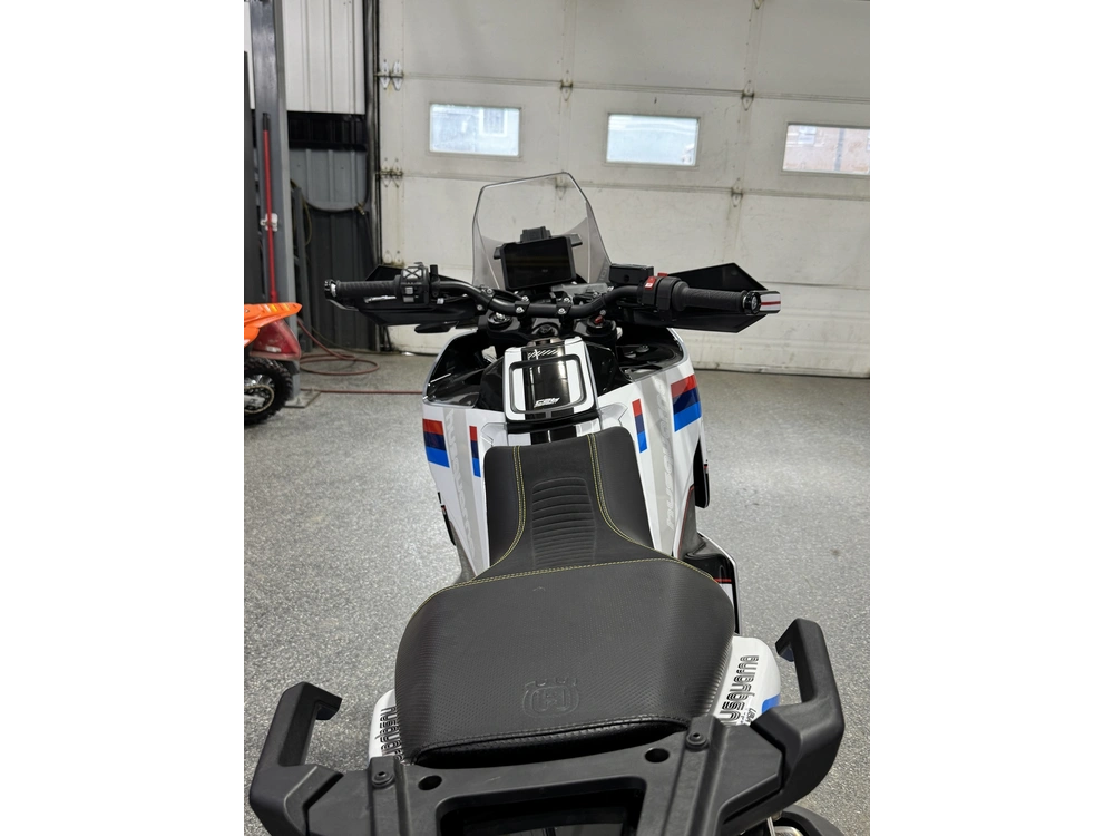 Husqvarna Norden 901 2025 alt