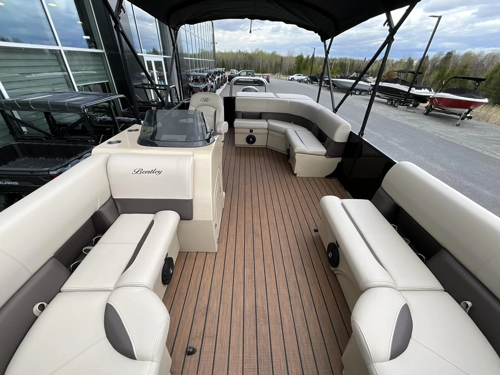 Bentley Legacy 200 Cruise 2025 alt