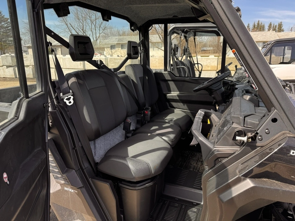 2026 Can-am 7ltr Defender Xtcab 65 Hd11 Bk 26 alt
