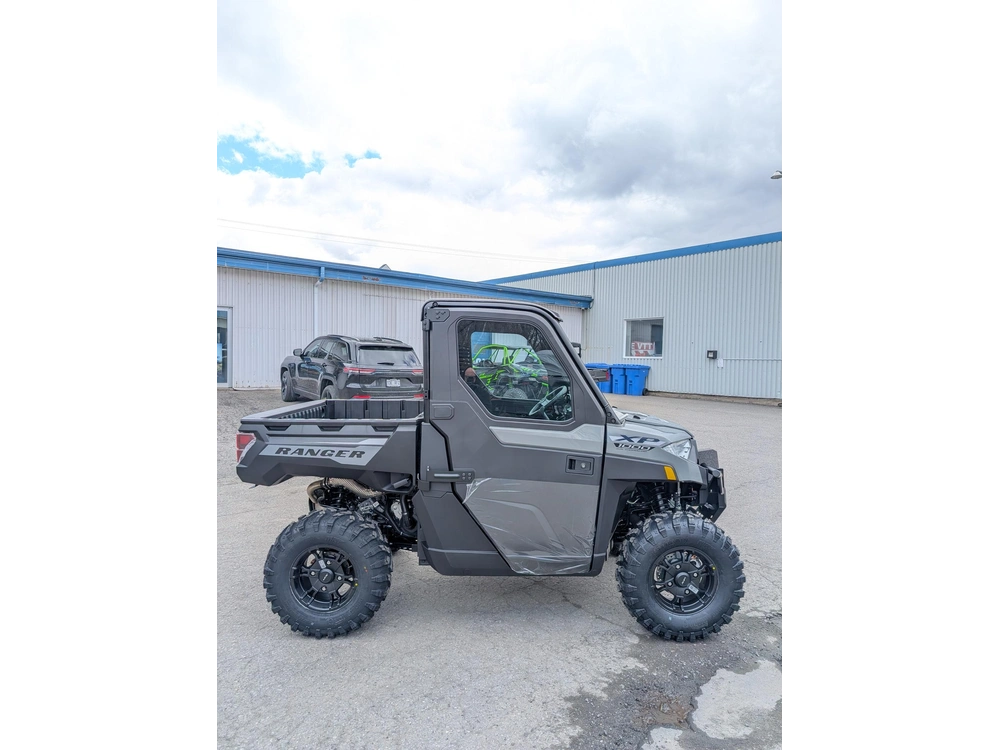 2027 Polaris Ranger Xp 1000 Cab - Avalanche Gray 🎯 Utv Cabine 1000cc Travail 4 Saisons Chauffé Prix Abordable Defender Ranger Qualité 🟢 alt