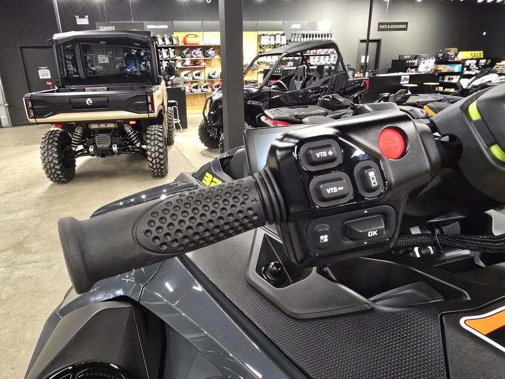 2026 Brp Rxt-x 325 alt