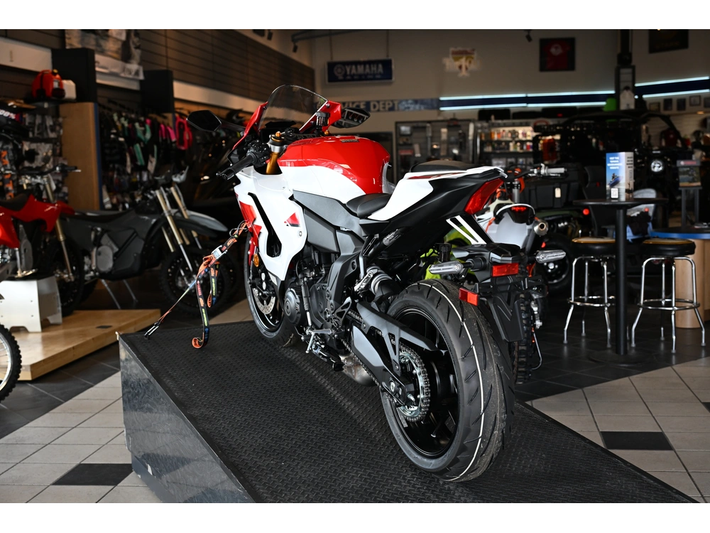 2026 Yamaha Yzf-r7 70th Anniversary Edition alt