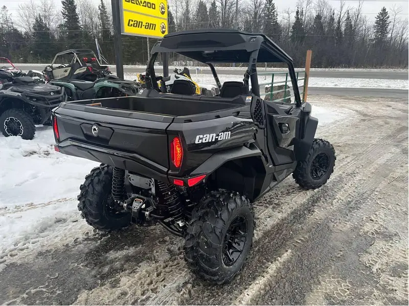 Can-Am COMMANDER XT 700 2026