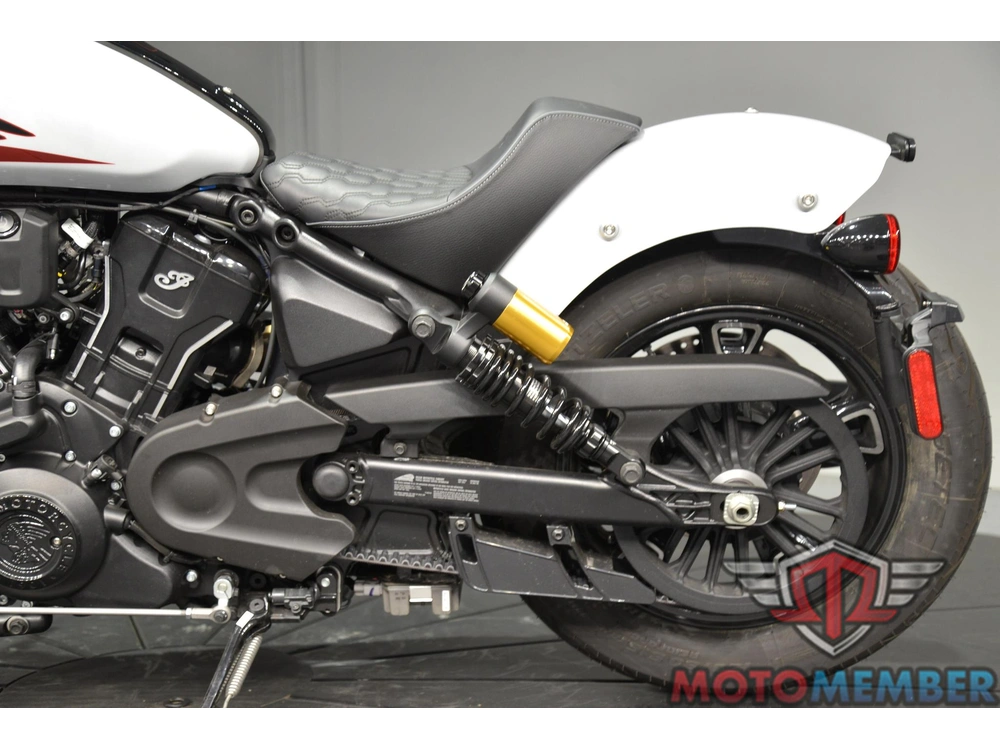 2025 Indian Motorcycle 101 Scout Ghost White Metallic With Graphics alt