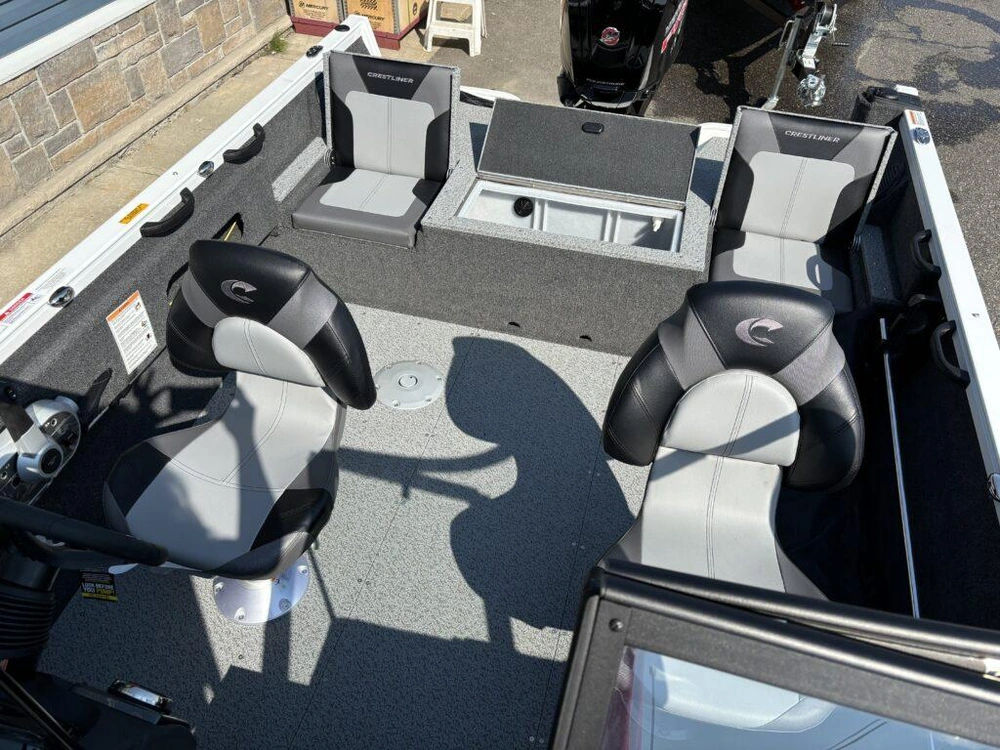 2026 Crestliner 1750 Hawk W/115hp & Matching Trailer! alt