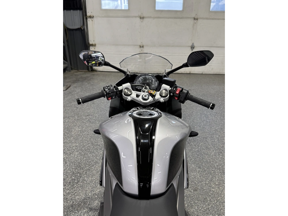 Triumph Daytona 660 Argent 2026 alt
