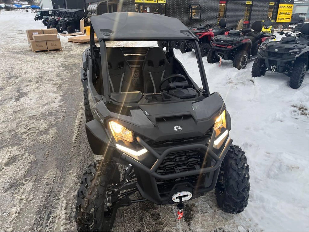 2026 Can-am Commander Xt 700 alt
