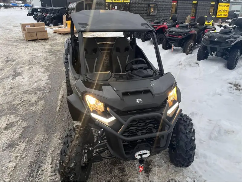 Can-Am COMMANDER XT 700 2026