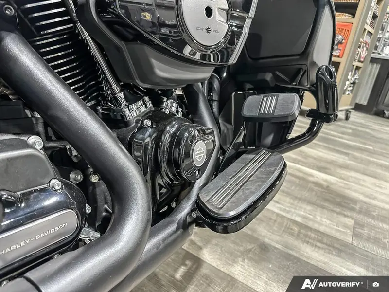 2026 Harley-Davidson Street Glide Limited thumbnail 9