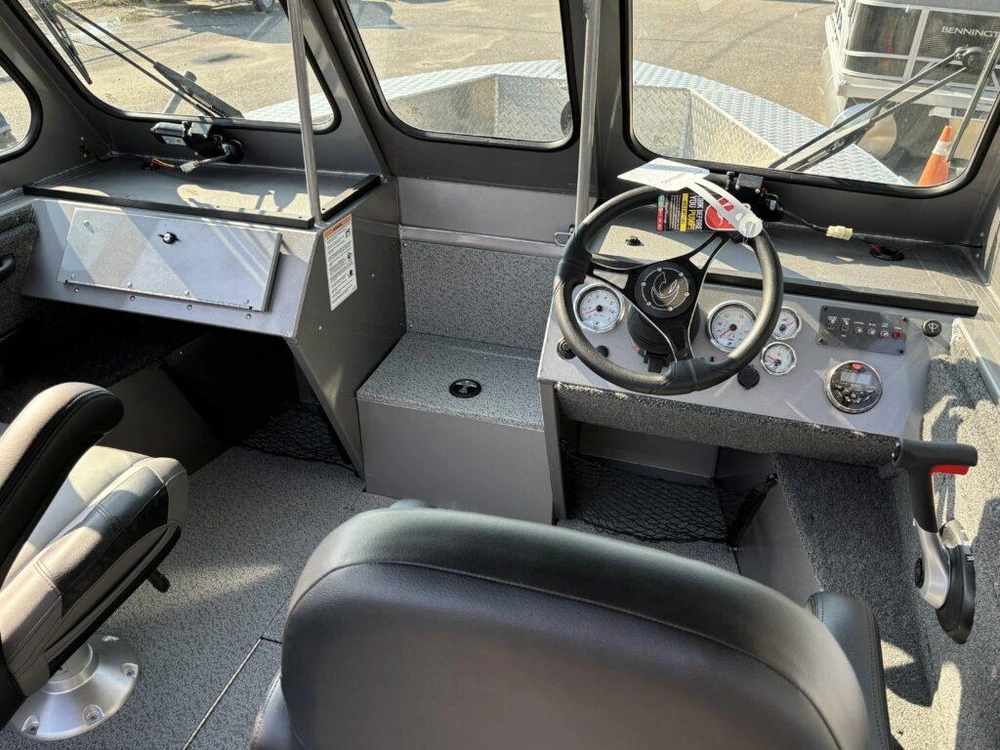 2025 Crestliner 1850 Commander Elite W/150 Pro Xs & Deluxe Trailer alt