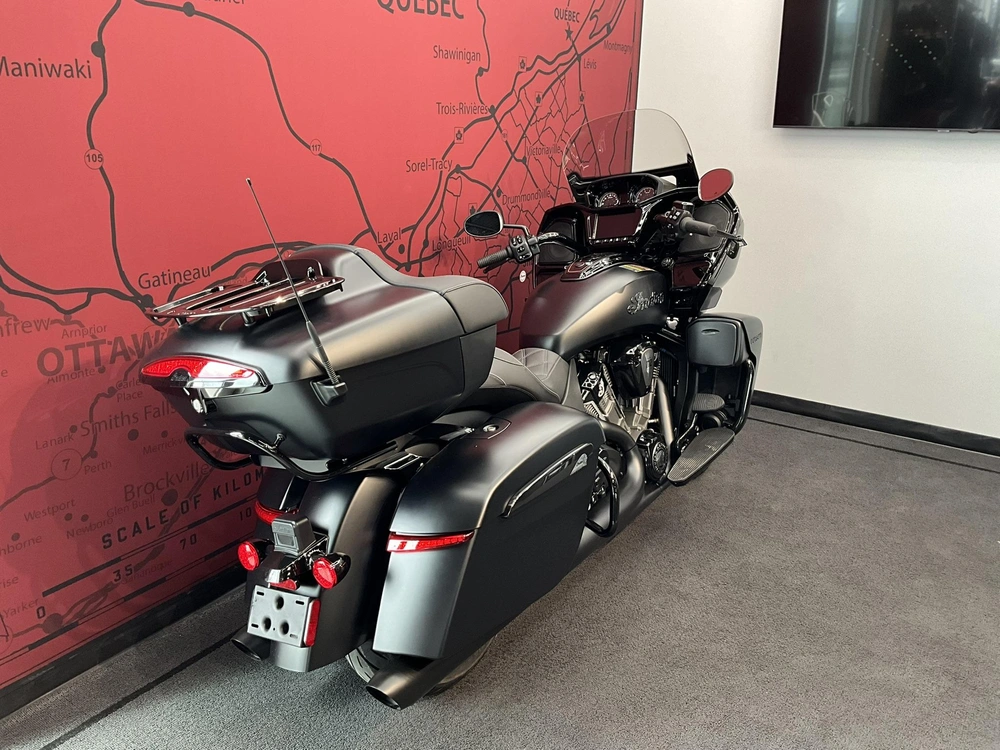 2026 Indian Motorcycle Pursuit Dark Horse + 112 Package alt