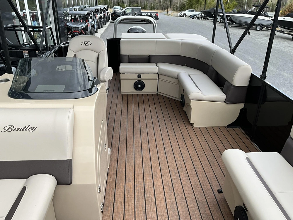 Bentley Legacy 200 Cruise 2025 alt