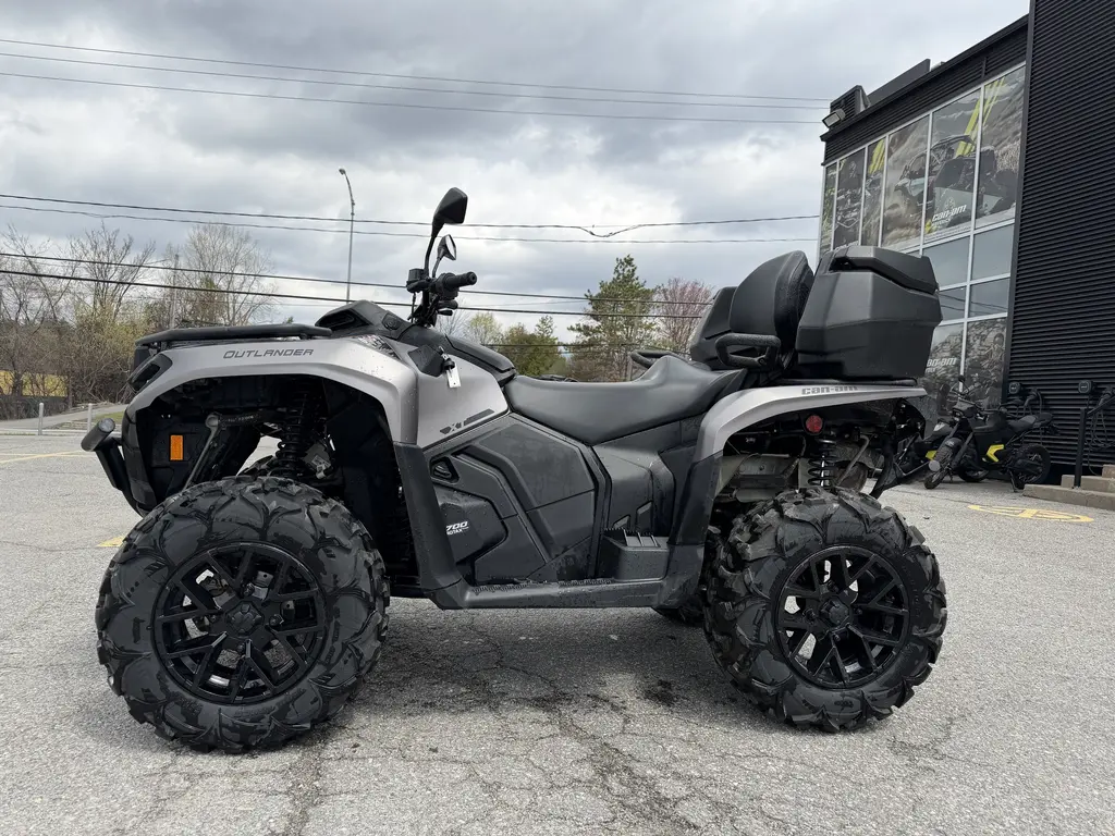 2024 Can-Am OUTLANDER MAX 700 
