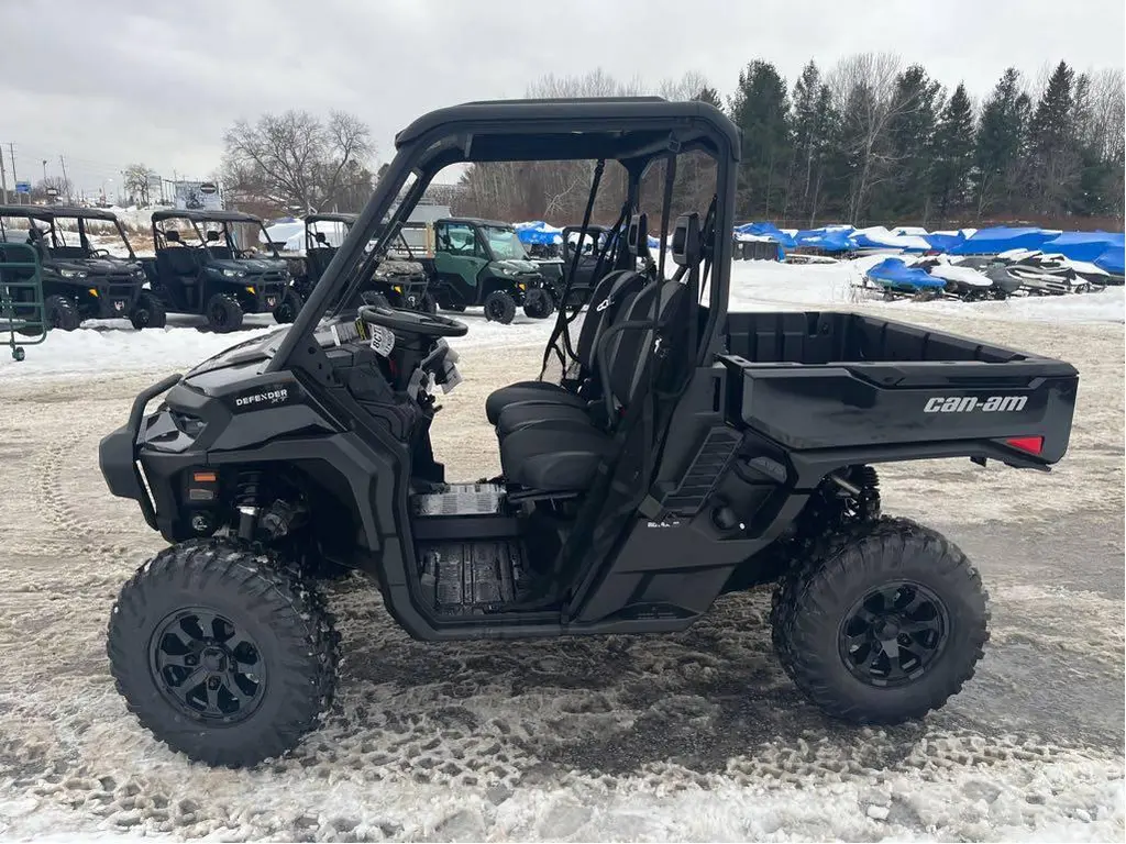 2026 Can-am Defender Xt Hd11 With 10.25" Infotainment alt