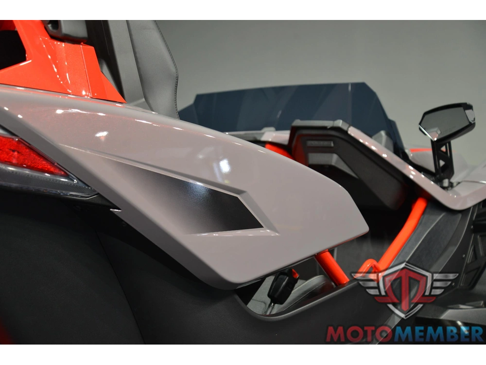 2026 Slingshot R Manual alt