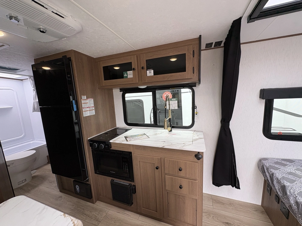 Coachmen Apex Nano 186bh 2026 alt