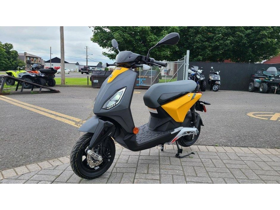 Piaggio Piaggio 1 Active 2022 alt