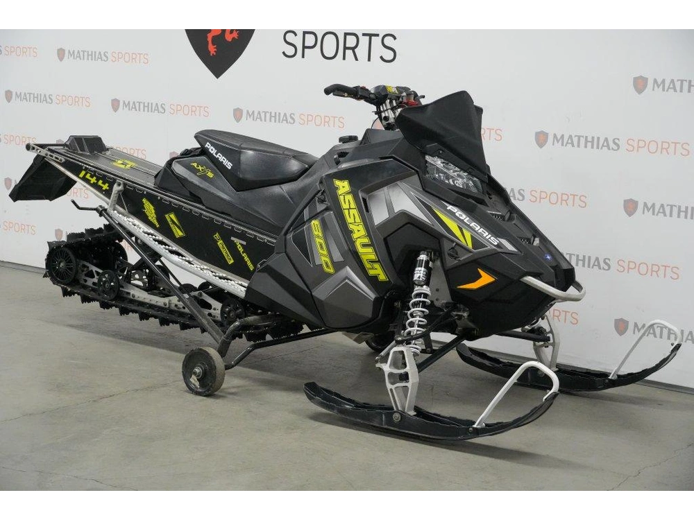 Polaris 800 Switchback Assault 144 2018 alt