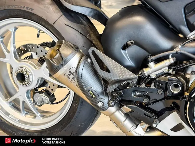 2023 Ducati PANIGALE V4S BLACK thumbnail 4