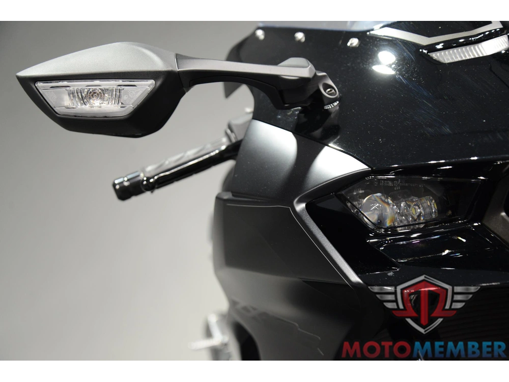 2025 Kawasaki Ninja® Zx™-10r alt