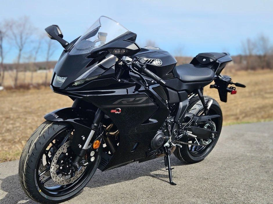 Yamaha Yamaha R7 2026 alt