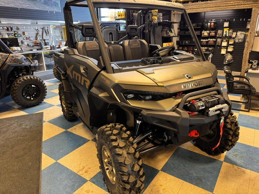 2026 Can-am 8yta Defender X Mr Hd11 With Half Doors alt