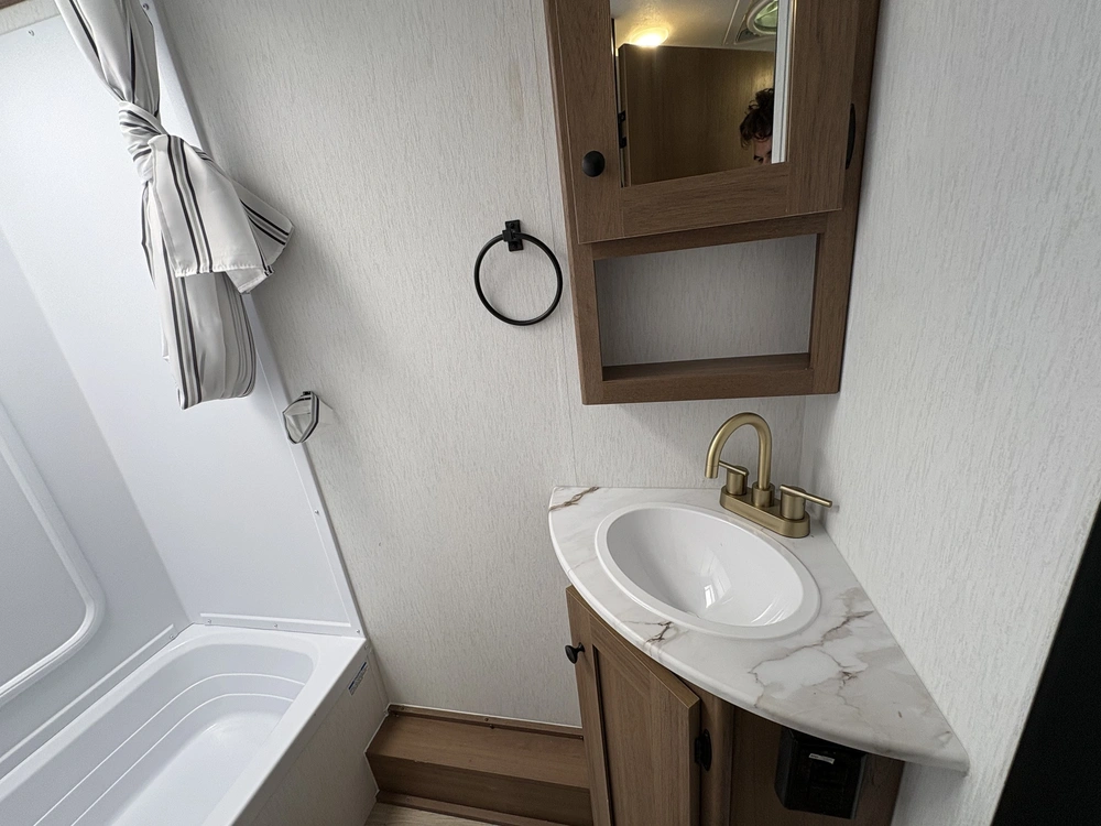 Coachmen Apex Nano 186bh 2026 alt