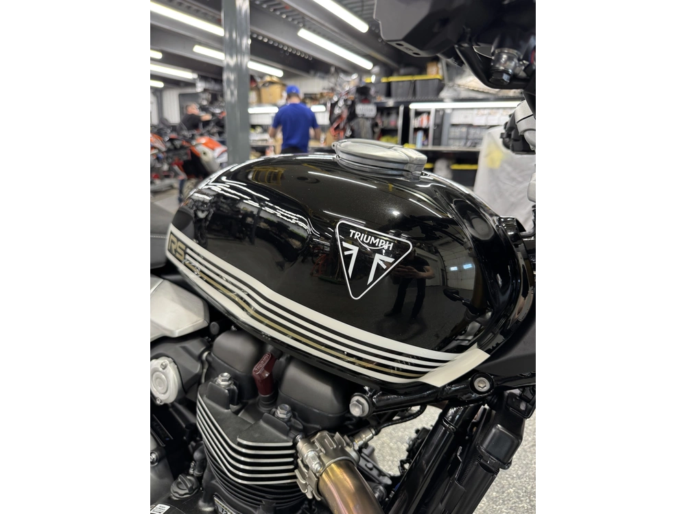 Triumph Speed Twin 1200 Rs 2026 alt