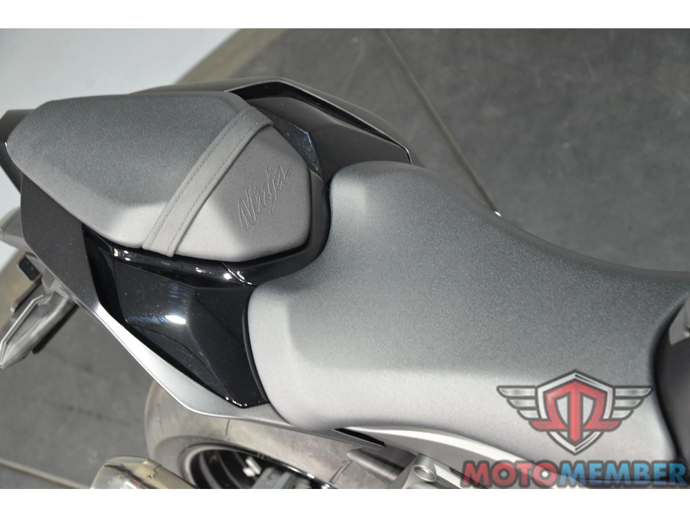 2025 Kawasaki Ninja® Zx™-10r alt