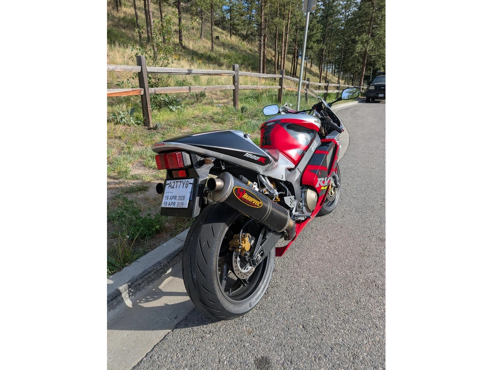 2001 Honda Rc51 alt