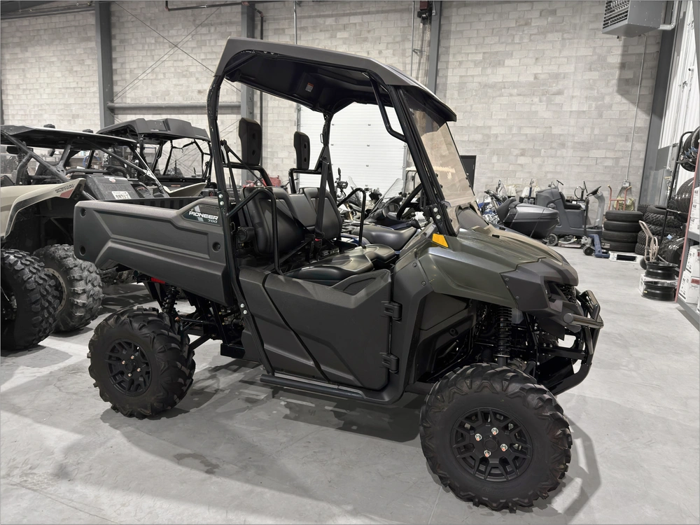 2026 Honda Pioneer 700-2p Dlx alt