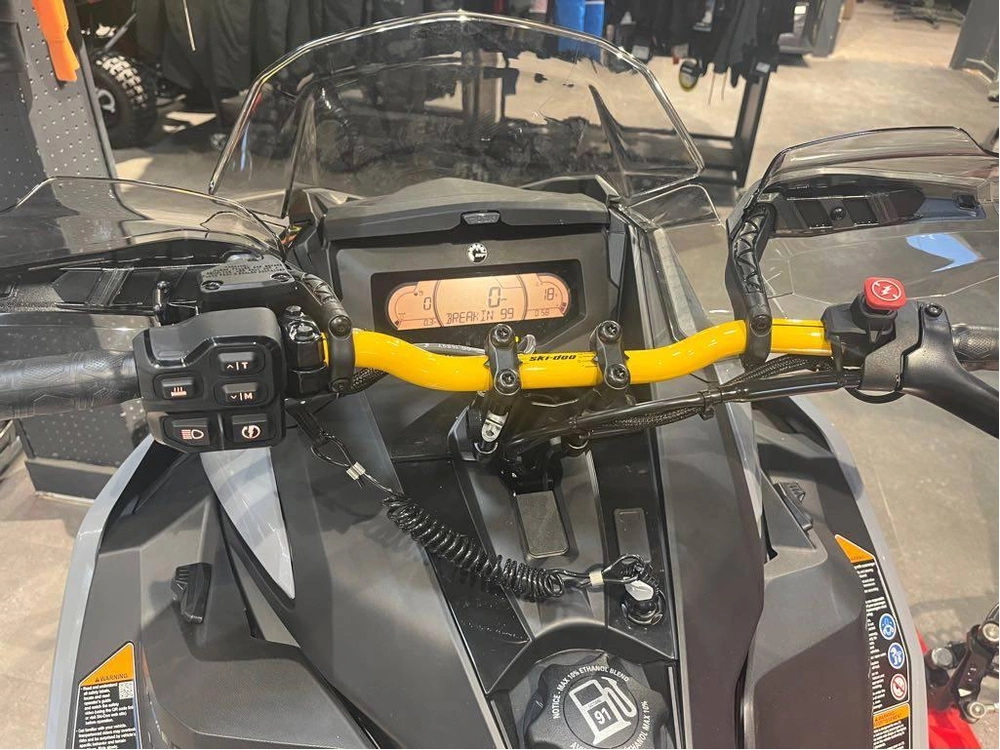2026 Ski-doo Mxz Adrenaline W/blizzard Pkg 850 E-tec 137 With Ice Ripper Xt 1.25" Track alt